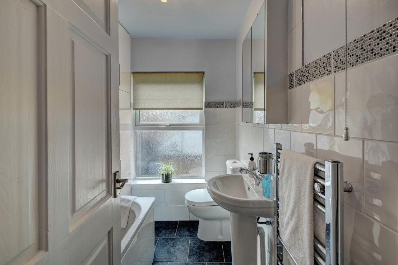 *New* Chester Canal Side 2 Bed Character Home Luaran gambar